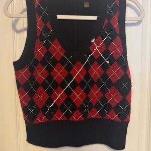 EUC L.A.M.B. Gwen Stefani Argyle Patterned Sweater Vest size Large - Red & Black